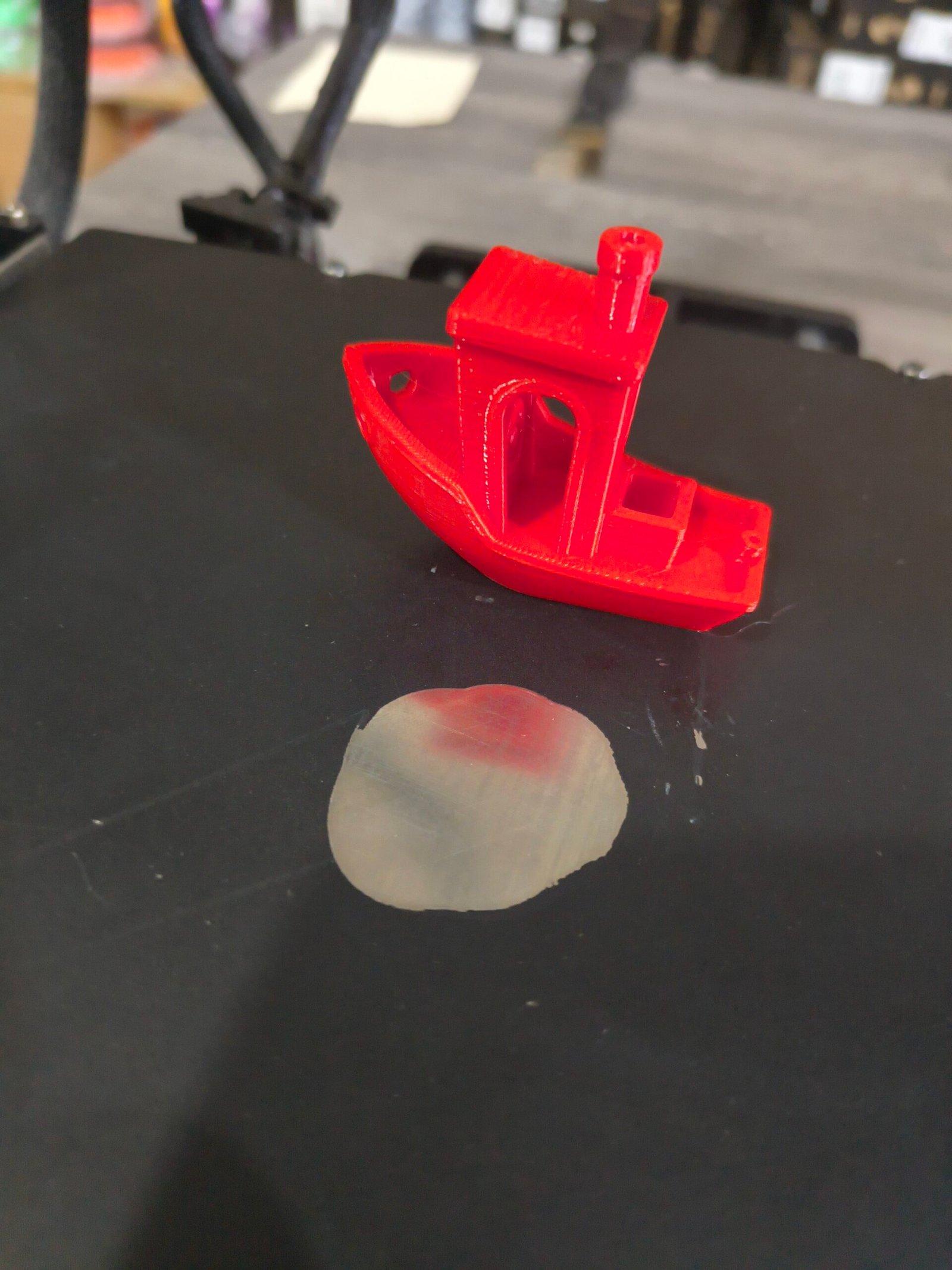 Ender 3 V3 SE - USADA EN BUEN ESTADO - DETALLE EN LA CAMA | 220x220x250mm Impresora 3D FDM Creality | 30 DIAS DE GARANTIA - Imagen 2